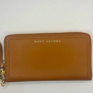 Marc Jacobs wallet clutch